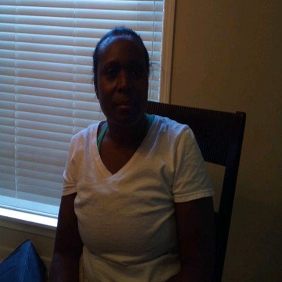 Meet your Posher, Carolyn - Picture 1 of 2